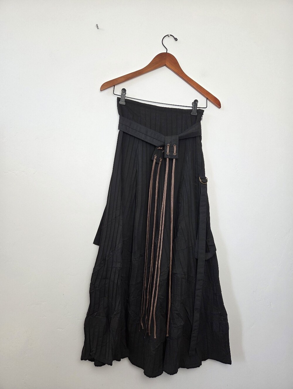 SAGA Black Pleated Maxi Skirt Strappy Leather Belt Whimsigoth Steampunk Size 0